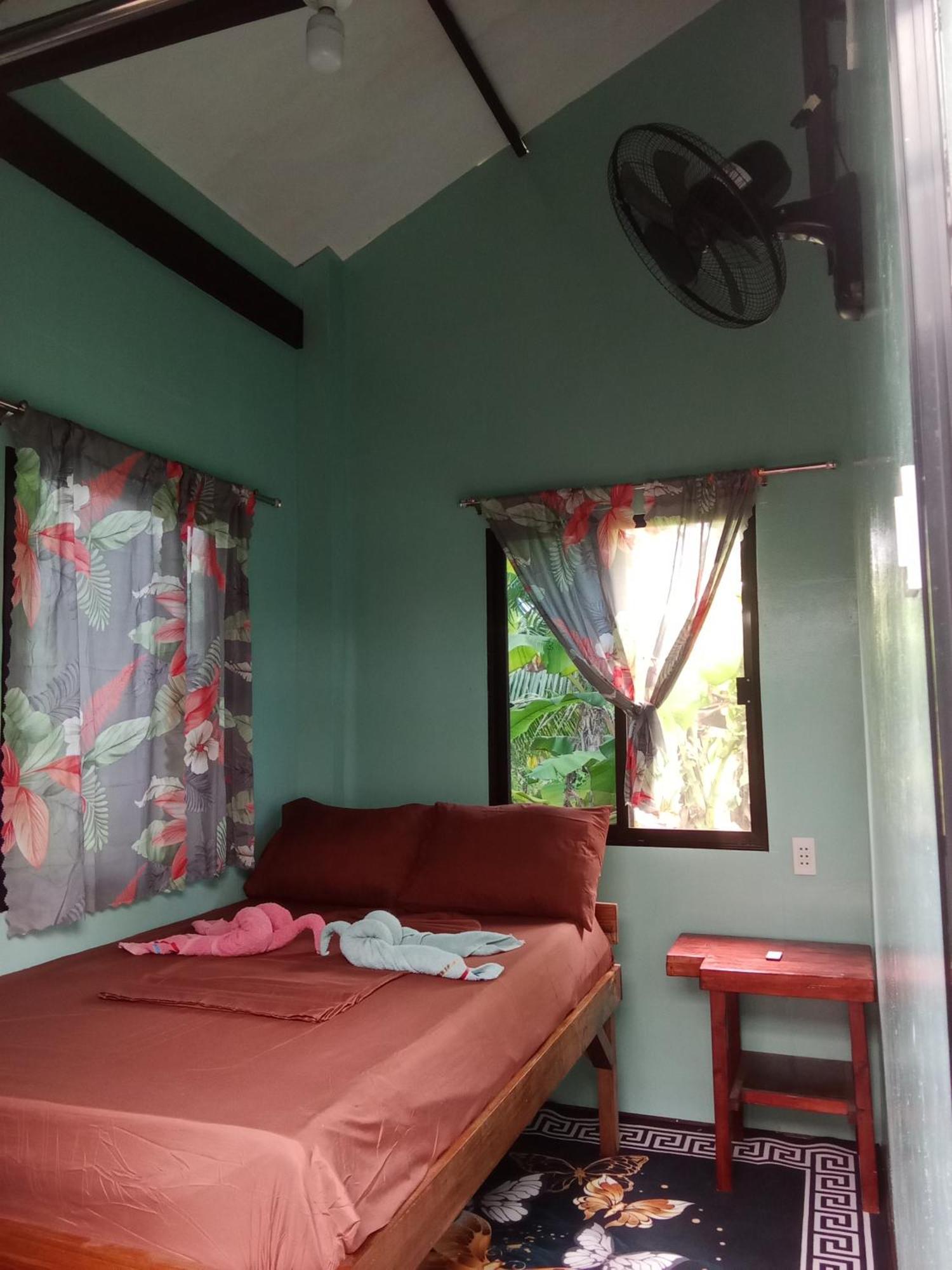 Weeroona Huts Homestay Pacifico San Isidro  Экстерьер фото